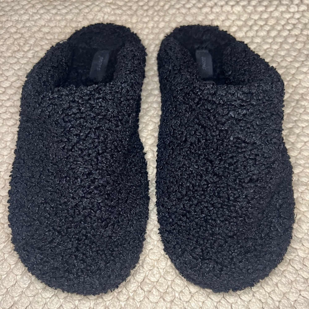 Skims teddy collection house shoe/slipper
